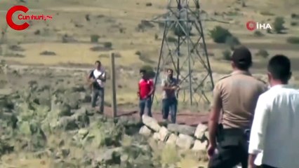 Yıkıma gelen belediye ekiplerine tüfekle karşılık verdiler