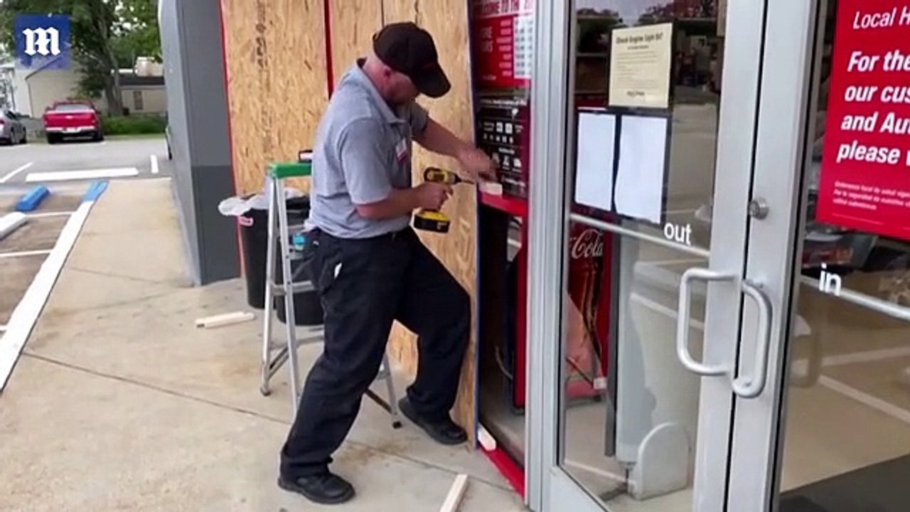 Louisiana residents prepare for incoming Hurricane Sally