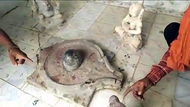 जानकी मंदिर पर अराजक तत्वों ने मूर्ति तोड़ी, पुलिस जांच पड़ताल में जुटी