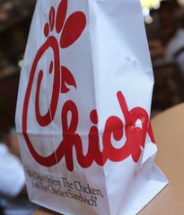 Watch Ellie the Dog Pick Up Her Owner's Curbside Delivery at a Chick-fil-A in Chapel Hill