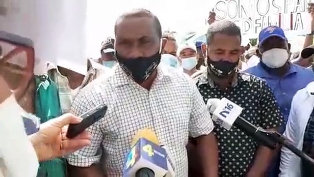 Vendedores del mercado de Las Pulgas protestan frente al Palacio Nacional