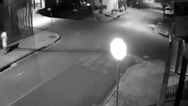 Mulher que estaria envolvida em possível golpe é flagrada por câmera de segurança na Região Oeste