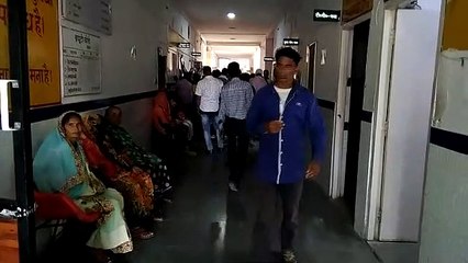 जिला अस्पताल में रेबीज का इंजेक्शन खत्म होने से परेशान हुए मरीज