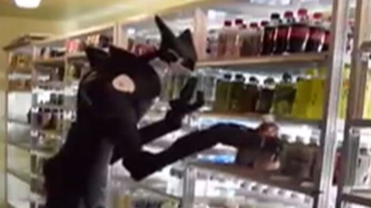 Image of the day: Seven-foot tall robot stacks convenience store shelves in Tokyo