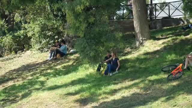 Ola de calor en París con temperaturas por encima de los 35 grados