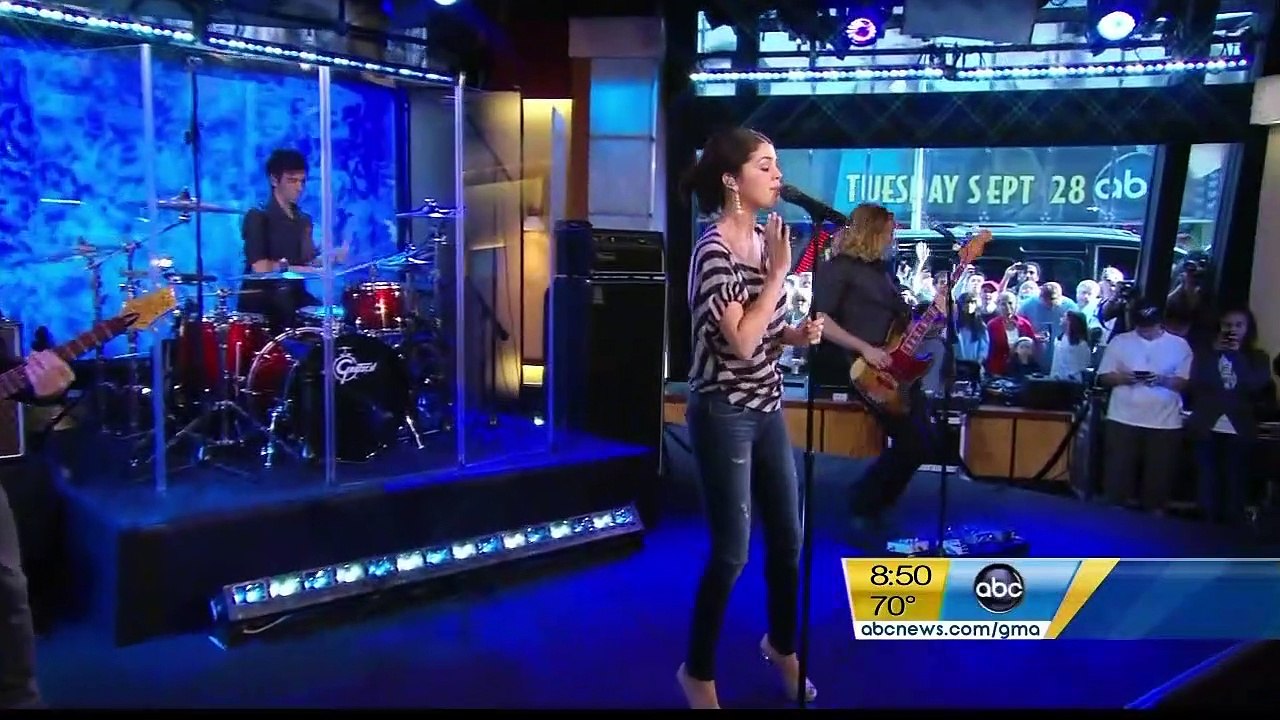 Selena Gomez & The Scene - Interview + Round & Round (Live @ Good Morning America) (2010/09/23) 720p