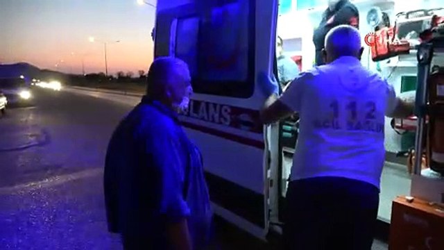 DEVRİLEN KAMYONETTEN BURNU DAHİ KANAMADAN ÇIKTILAR