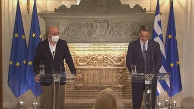 Michel anima a Grecia al diálogo con Turquía y visita Lesbos tras el incendio de Moria