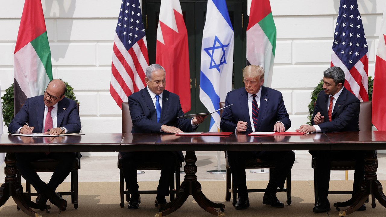 .بعد تطبيع الإمارات والبحرين مع إسرائيل.. كيف سيكون المشهد بالمنطقة؟