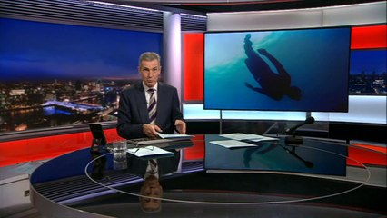 French diver breaks free-diving world record