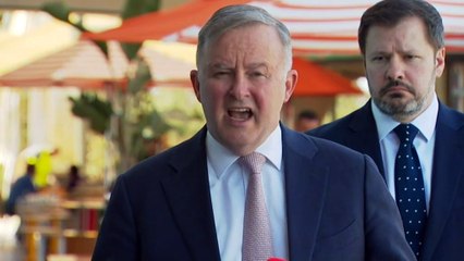 Government under pressure to help Australians stranded overseas