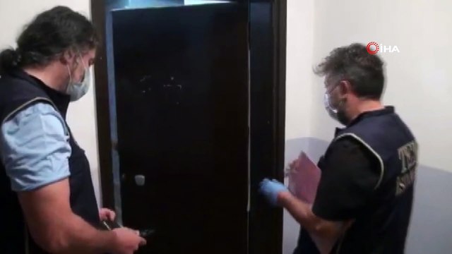 - FETÖ'nün TSK içerisindeki yapılanmasına yönelik İstanbul merkezli 34 ilde eş zamanlı operasyon düzenlendi. Operasyonlarda hakkında gözaltı kararı bulunan 132 kişiden 106'sı yakalandı. Operasyonlar sürüyor