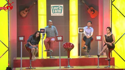 Lê Xuân Tùng với bức tranh vẽ bằng tò he khiến Minh Nhí bất ngờ