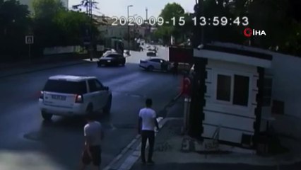 İstanbul’da hatalı dönüş kazası kamerada: 3 yaralı