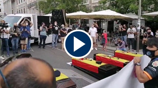 Jusapol protesta con ataúdes en el Congreso por los suicidios de policías