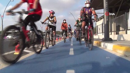 Yücel Yılmaz: 'Kentler harekete geçiyor, bisiklete binelim'