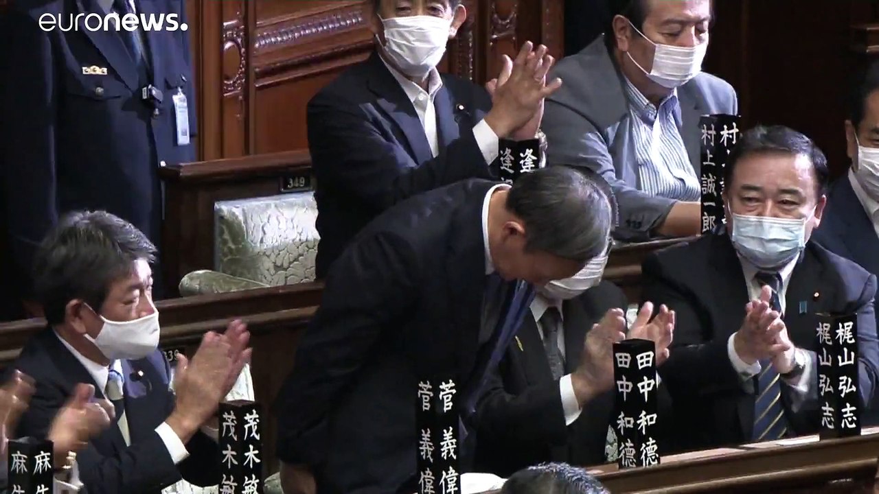 Il nuovo premier è Yoshihide Suga, nel segno della continuità. Priorità: rilanciare l'economia