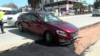 Hiç bir önlem alınmadan yapılan çalışmada, araba çukura düştü