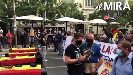 Policía y Guardia Civil gritan contra Pedro Sánchez y 'ETA asesina'