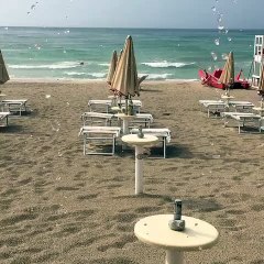 Tải video: Maltempo in Puglia, temporale a Gallipoli: le immagini dalla spiaggia