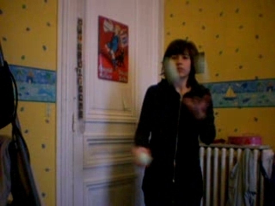 Jonglage simple à 3 balles