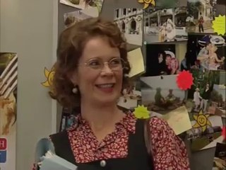 Dinnerladies S2/E4  " Fog"  Victoria Wood • Julie Walters • Celia Imrie • Shobna Gulati