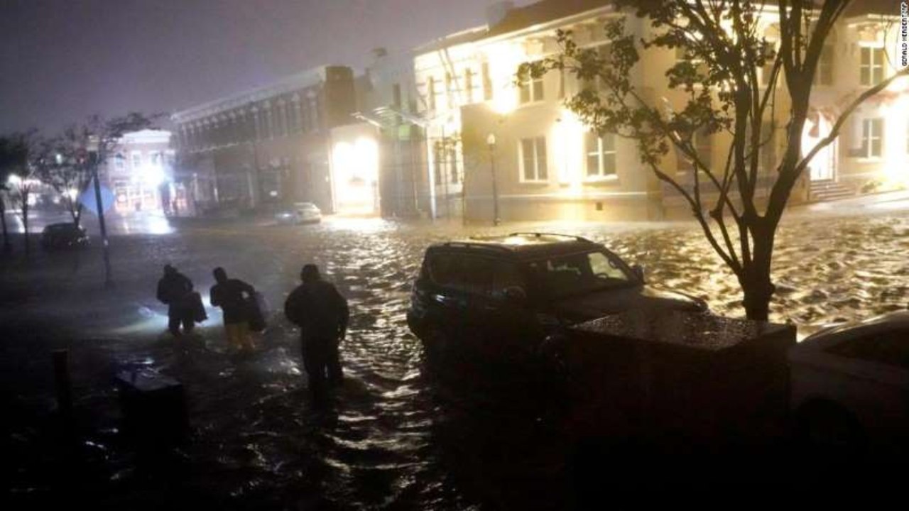 Hurricane Sally unleashes torrential rains in U...