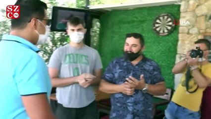 Ayakkabı için biriktiği parası çalınan genci polis sevindirdi