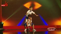 Những màn trình diễn xuất sắc nhất của hai thần đồng xiếc 4 tuổi Minh Quang Minh Nhật.