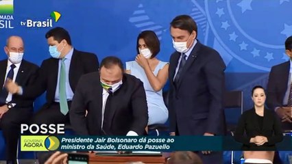 Eduardo Pazuello toma posse como ministro da Saúde