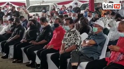 Musa Aman makes surprise appearance in Beaufort