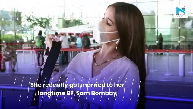 Hot and married Poonam Pandey exposes her midriff and cleavage in a deep neck crop top