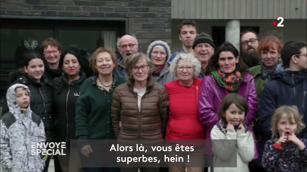 Plusieurs générations sous un même toit : "Envoyé spécial" raconte la joyeuse utopie des "ToitMoiNous"