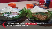 Mencicipi Mie Bakar Daun Pisang di Bandar Lampung