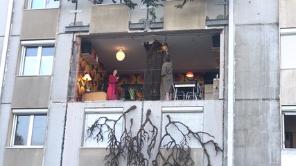 Royal de Luxe.  La famille de l’appartement à l’arbre