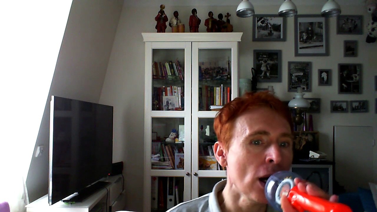 Wiwi égratigne "chez toi c'est chez moi"