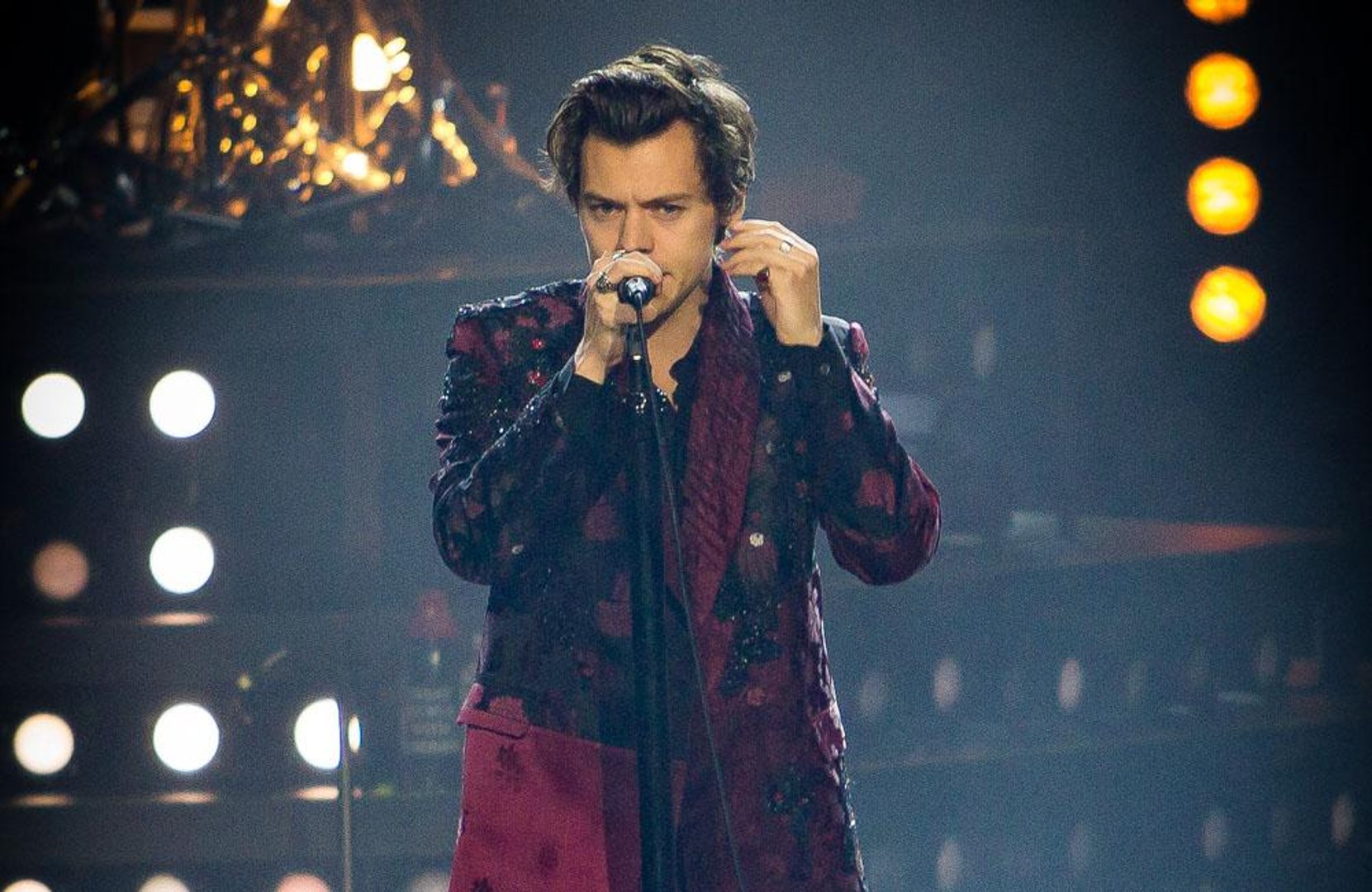 ⁣Harry Styles reporte sa tournée