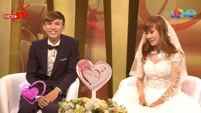 Vợ khóc ngất khi chồng bị đánh bể đầu vẫn quấn băng từ Hà Nội vào Sài Gòn để thăm vợ