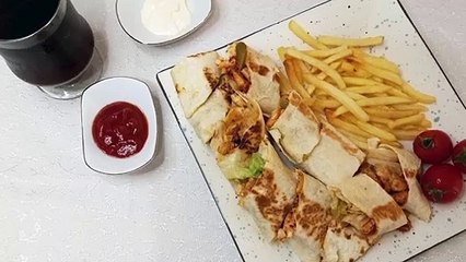 من منا لا يحب الشاورما ... اليكم طريقة تحضير الشاورما التركية بالخطوات