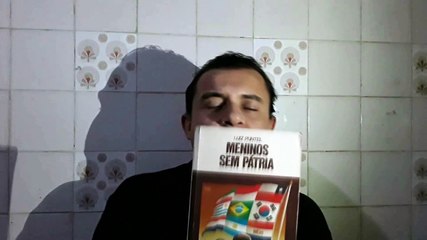Meninos sem pátria é um livro comunista?