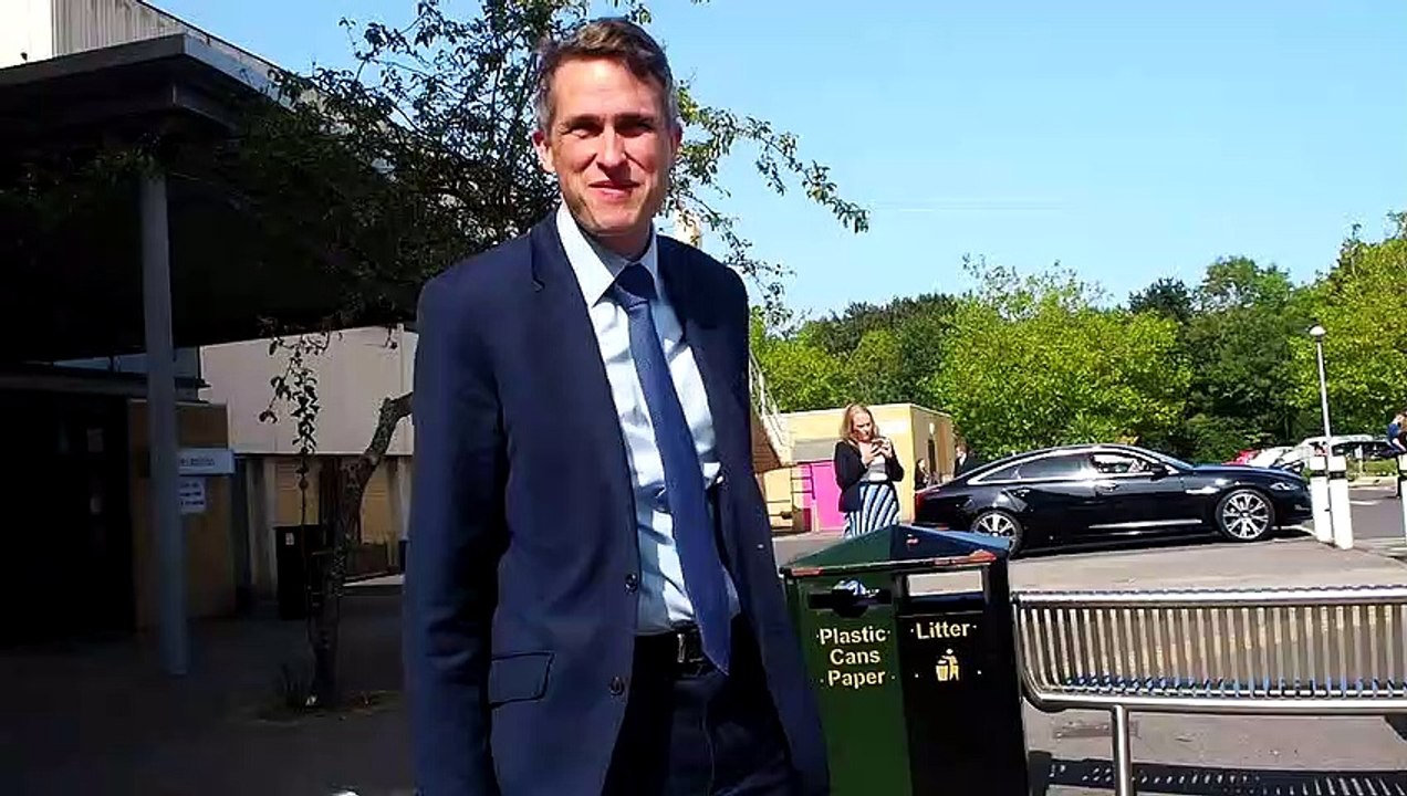 Gavin Williamson visits HSDC