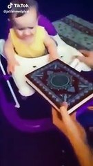 আল্লাহ বাচ্চাটার উপর রহমত বর্ষণ করেন।