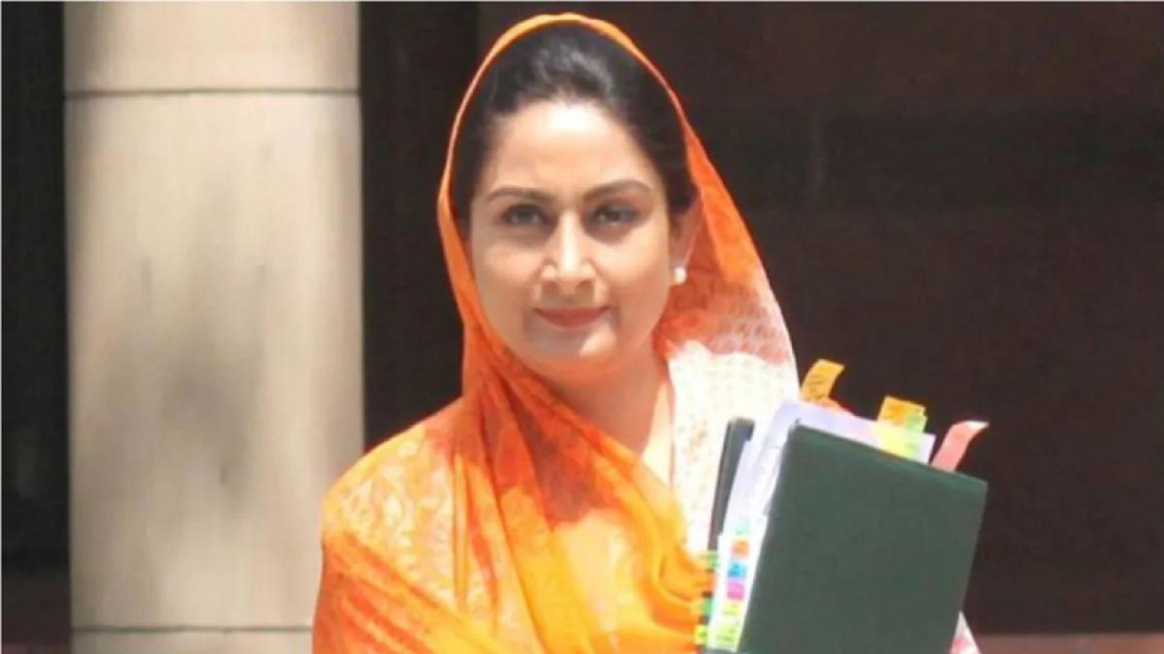 Harsimrat Kaur Badal resigns from Modi cabinet