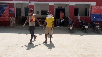 पुलिस ने झगड़ा कर रहे लोगों के खिलाफ मुकदमा दर्ज कर भेजा जेल