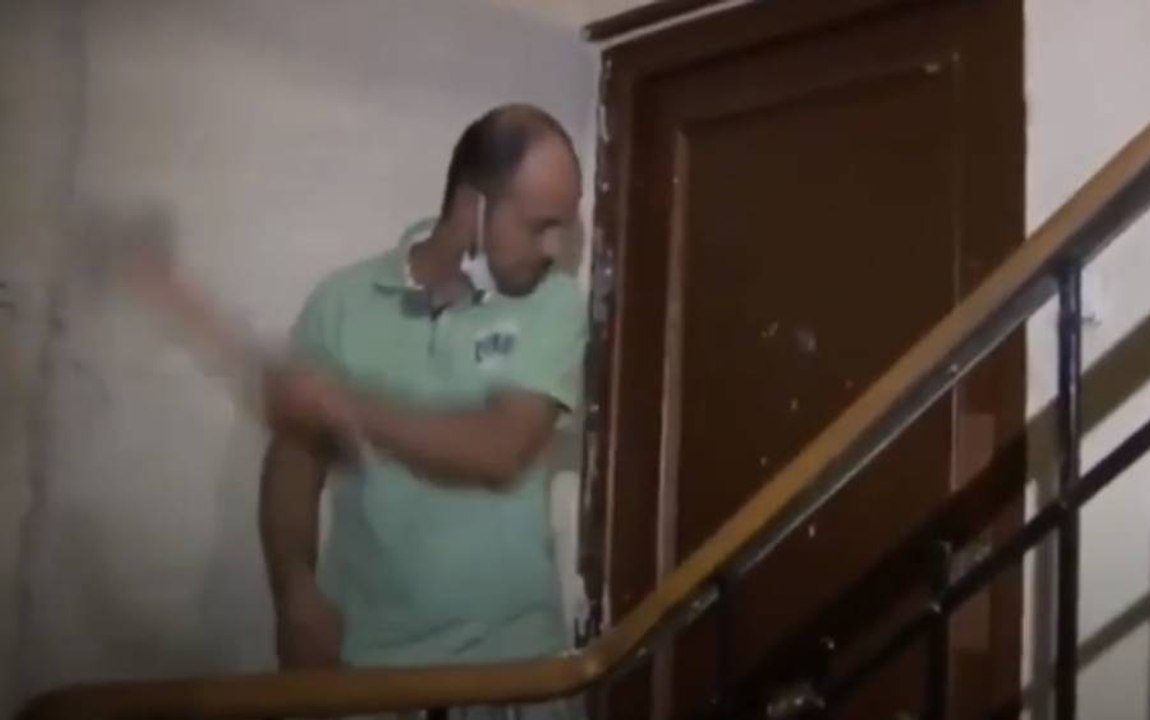 La Ley rumana: un inmigrante recupera su piso okupado a martillazos