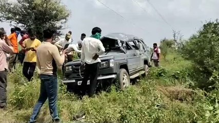 तूफान वाहन पलटा, चार गंभीर घायल, 14 लोग थे सवार