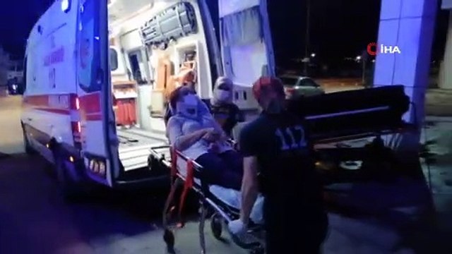Kırmızı ışıkta bekleyen otomobile arkadan çarptı: 4 yaralı