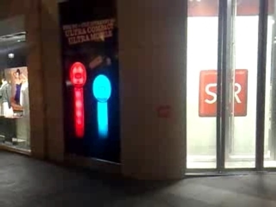 Sfr champs elysées eeepc