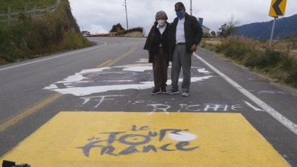 Familia de Carapaz celebra espectacular victoria del ciclista en el Tour