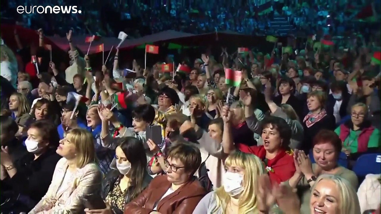 Лукашенко "ставит войска под ружье"